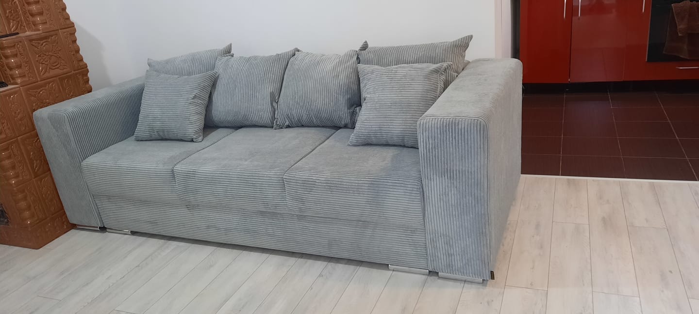 Customer photo review of Canapea extensibilă cu ladă de depozitare si sezut confortabil din spuma HR, Gloria Bej 240x100 cm
