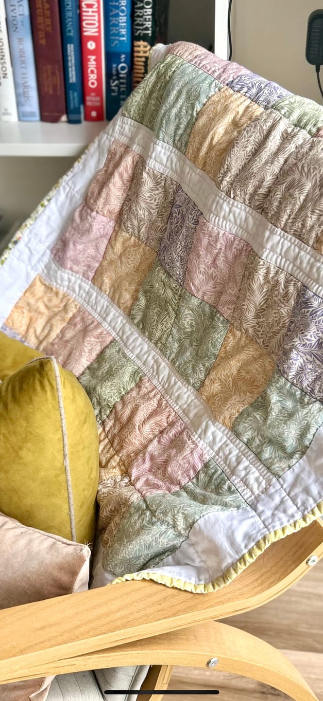 Customer photo review of Tropical Oasis 8 Piece Cotton Fat Quarter Bundle