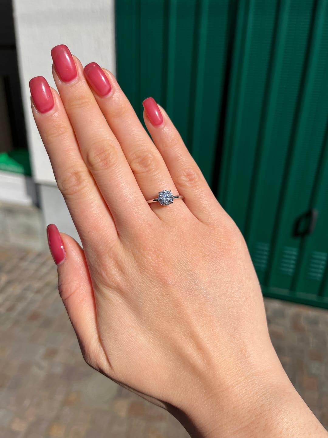 Customer photo review of The Milli Round Solitaire Ring Pt950 | ラボグロウンダイヤモンド 婚約指輪