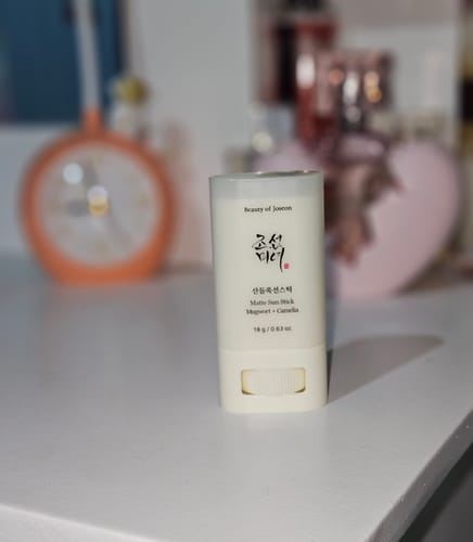Customer photo review of Matte Sun Stick : Mugwort+Camelia (SPF 50+ PA++++) 18g