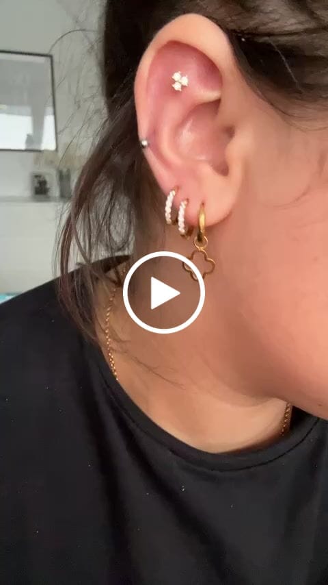 Customer video review of Simple Clover Ohrringe | 18K vergoldet