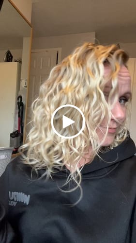 Customer video review of Bounce Curl Define Styling Brush