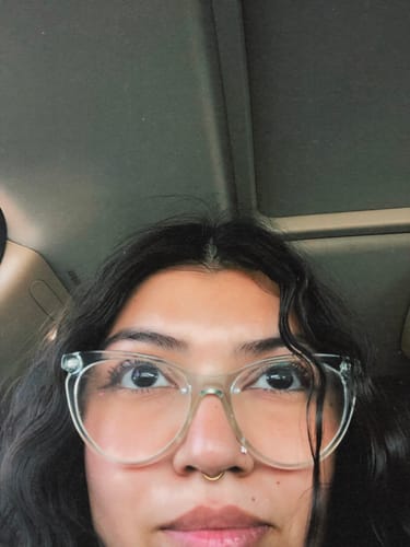 Customer photo review of 3mm Prong Set Stone L-Bend Nose Ring