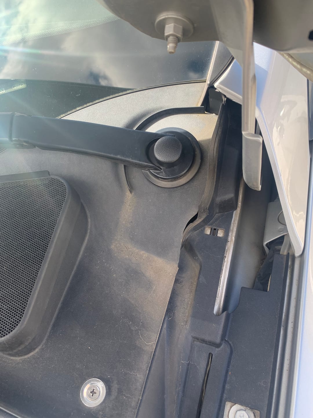 Customer photo review of Wiper Arm Bolt Rubber Covers - Various Fiesta, Focus & Puma Models