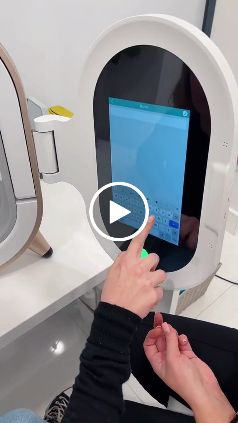 Customer video review of Skin Analysis Machine M9