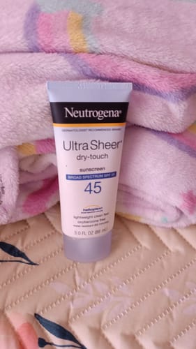 Customer photo review of Ultra Sheer Dry-Touch Sunscreen Broad Spectrum SPF 45 88ml