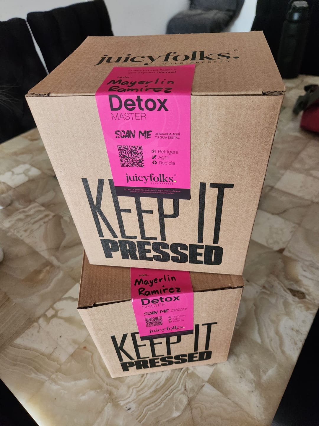 Customer photo review of Six Pack - Personaliza con 6 jugos