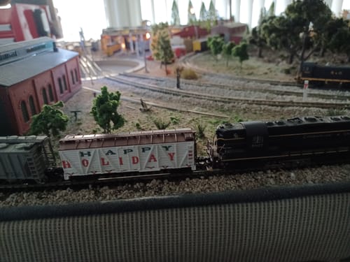 Customer photo review of BLI 8475 40' Wood Stock Car, Holiday Season Theme, "Happy Holidays", Holiday Sounds, N