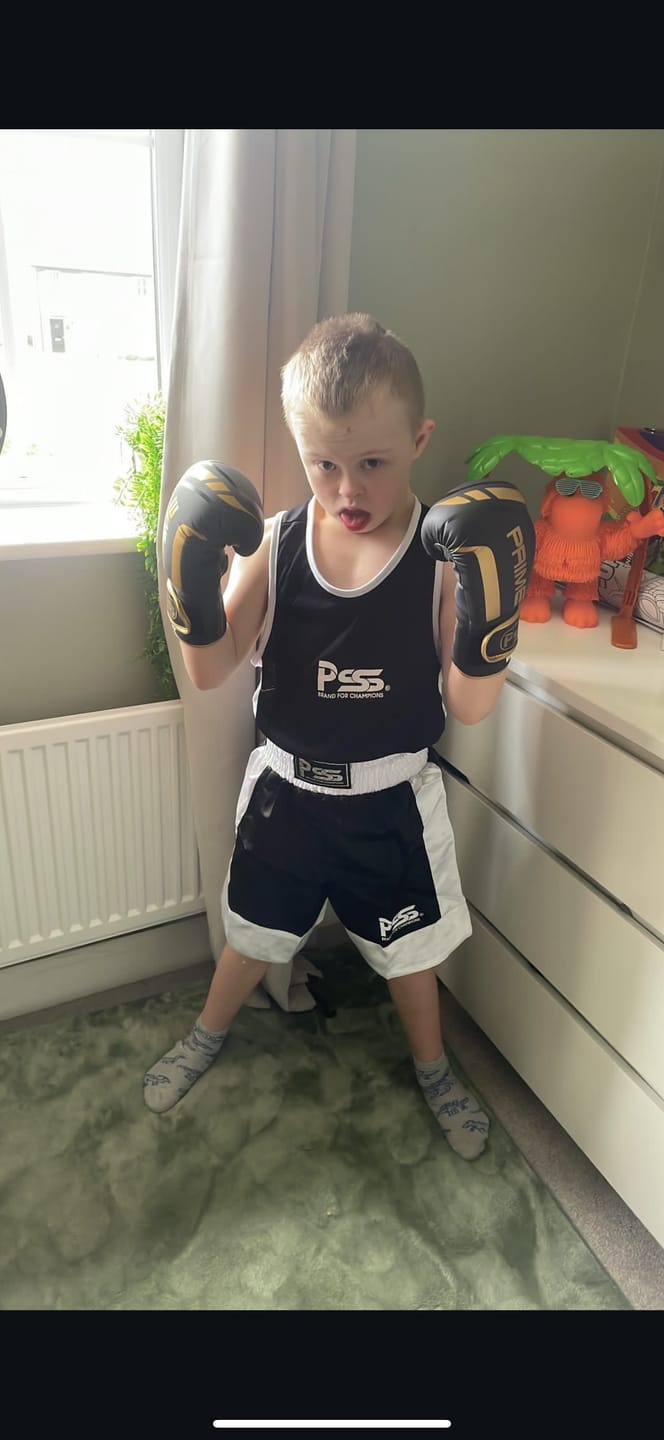Customer photo review of Noir Series Kids Boxing Set with Accessories