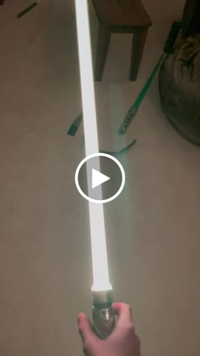 Customer video review of Anakin Skywalker lightsaber - EpIII version