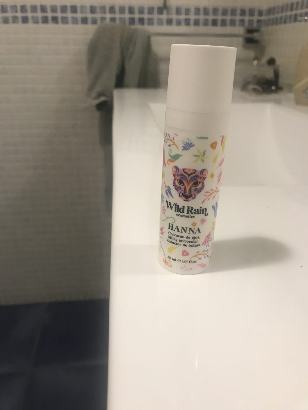 Customer photo review of Contorno de ojos Hanna
