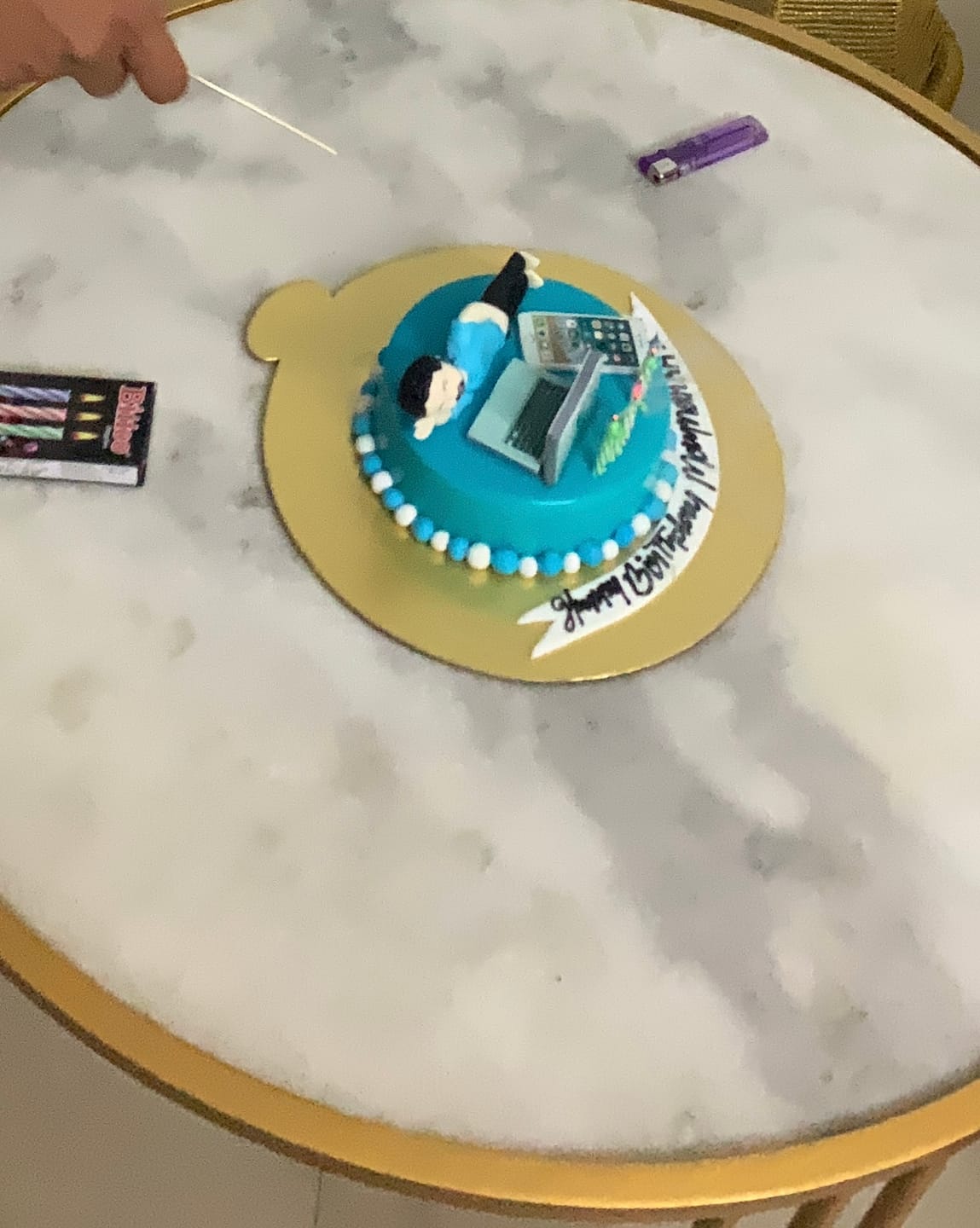 Customer photo review of Side Workaholic Cake