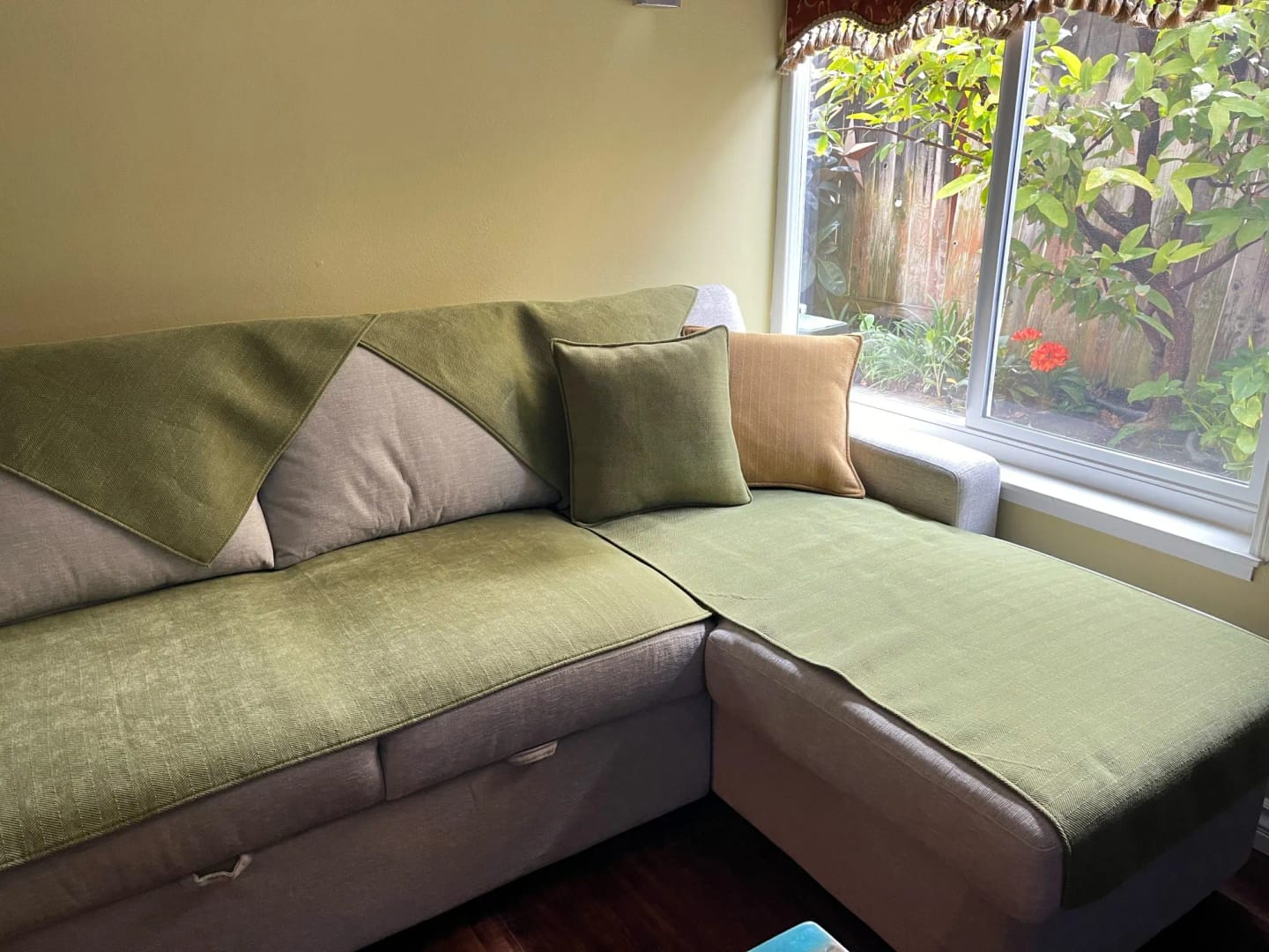 Customer photo review of Fine - Rutschfester Sofabezug L Form