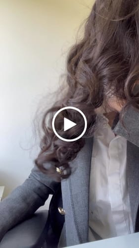 Customer video review of MONOI LOVE