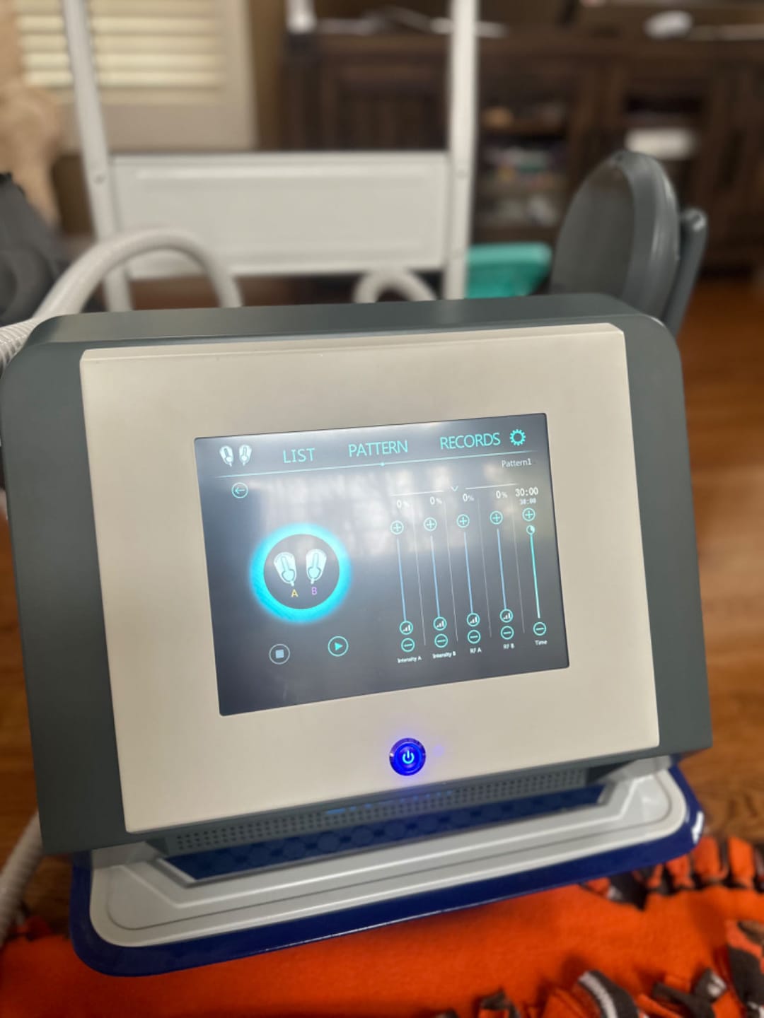 Customer photo review of EMSlim Neo Machine Portable Pro