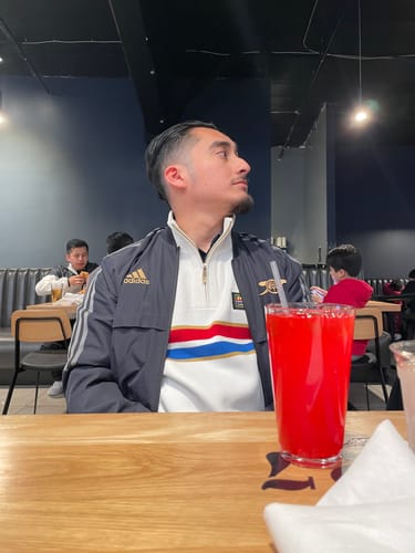 Customer photo review of 1986 Honda F1 Team 1/4-Zip Sweater (White)