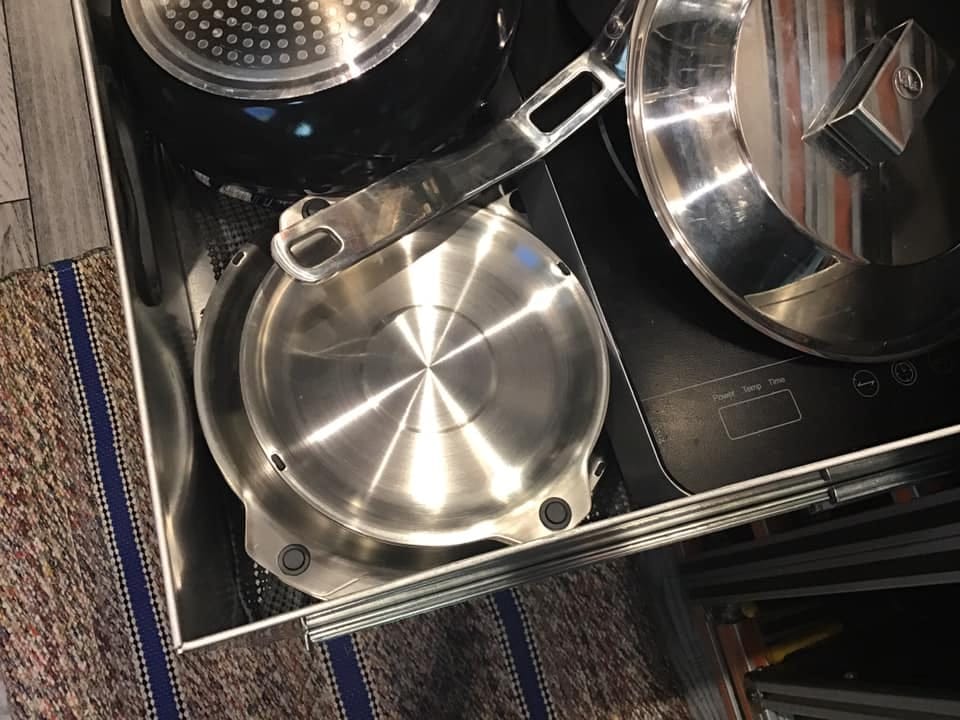 Customer photo review of Magware - Magnetic Bowls / Plates / Cutlery Double Set (14 PCS)