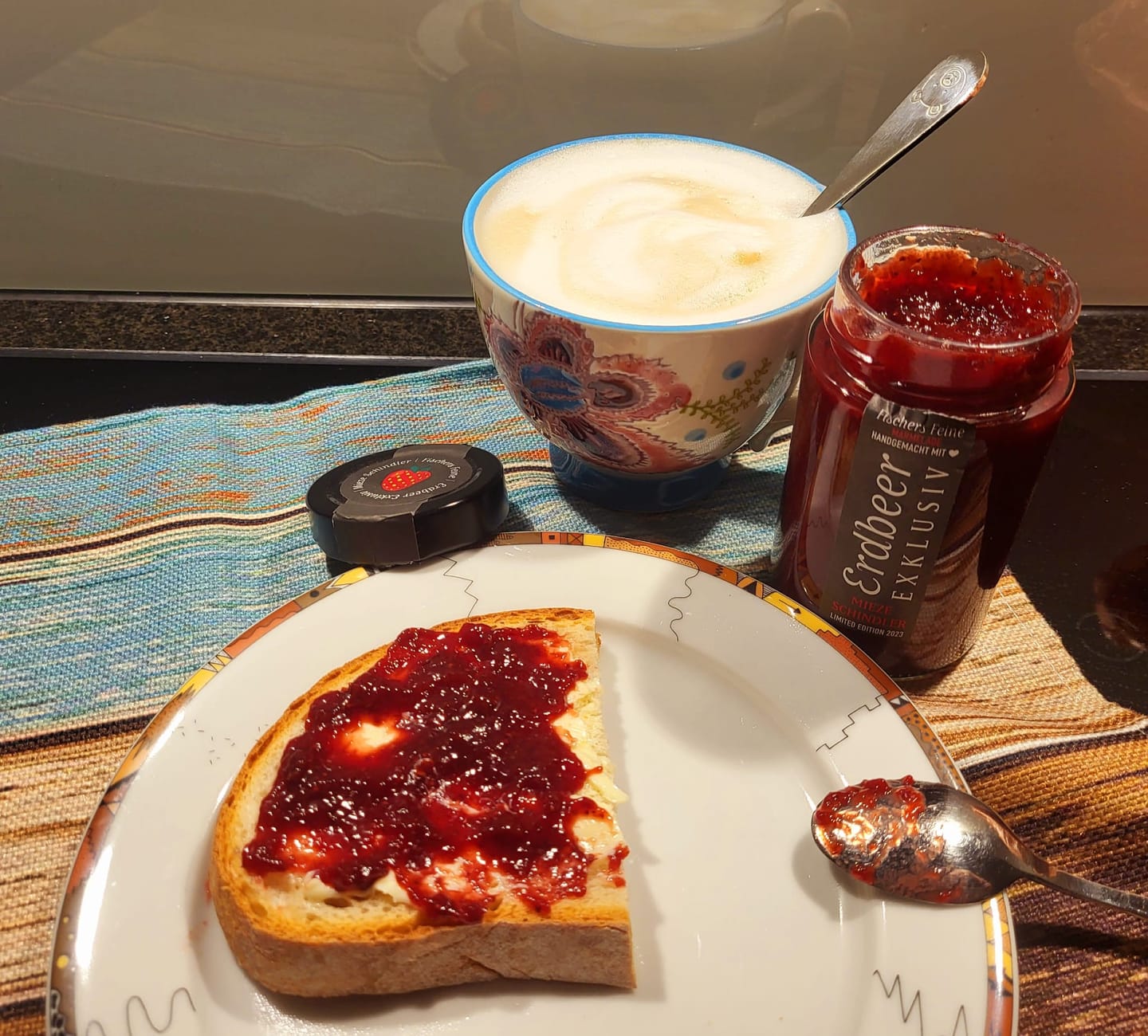 Customer photo review of Erdbeerfruchtaufstrich Mieze Schindler