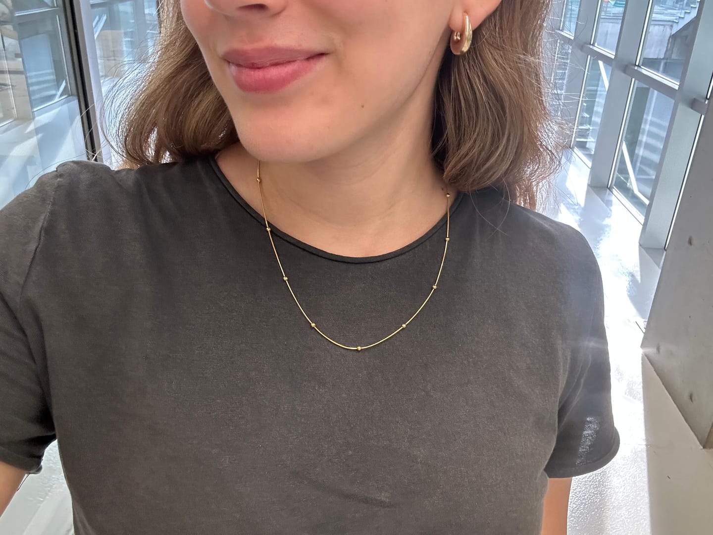 Customer photo review of Collar Dorado Con Bolitas