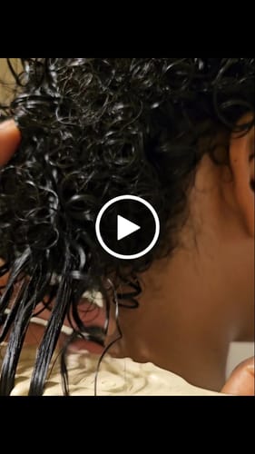 Customer video review of NEW Jamaican Sun Splash Natural Leave in Conditioner & Detangler Spray | 4oz 8oz & 16oz