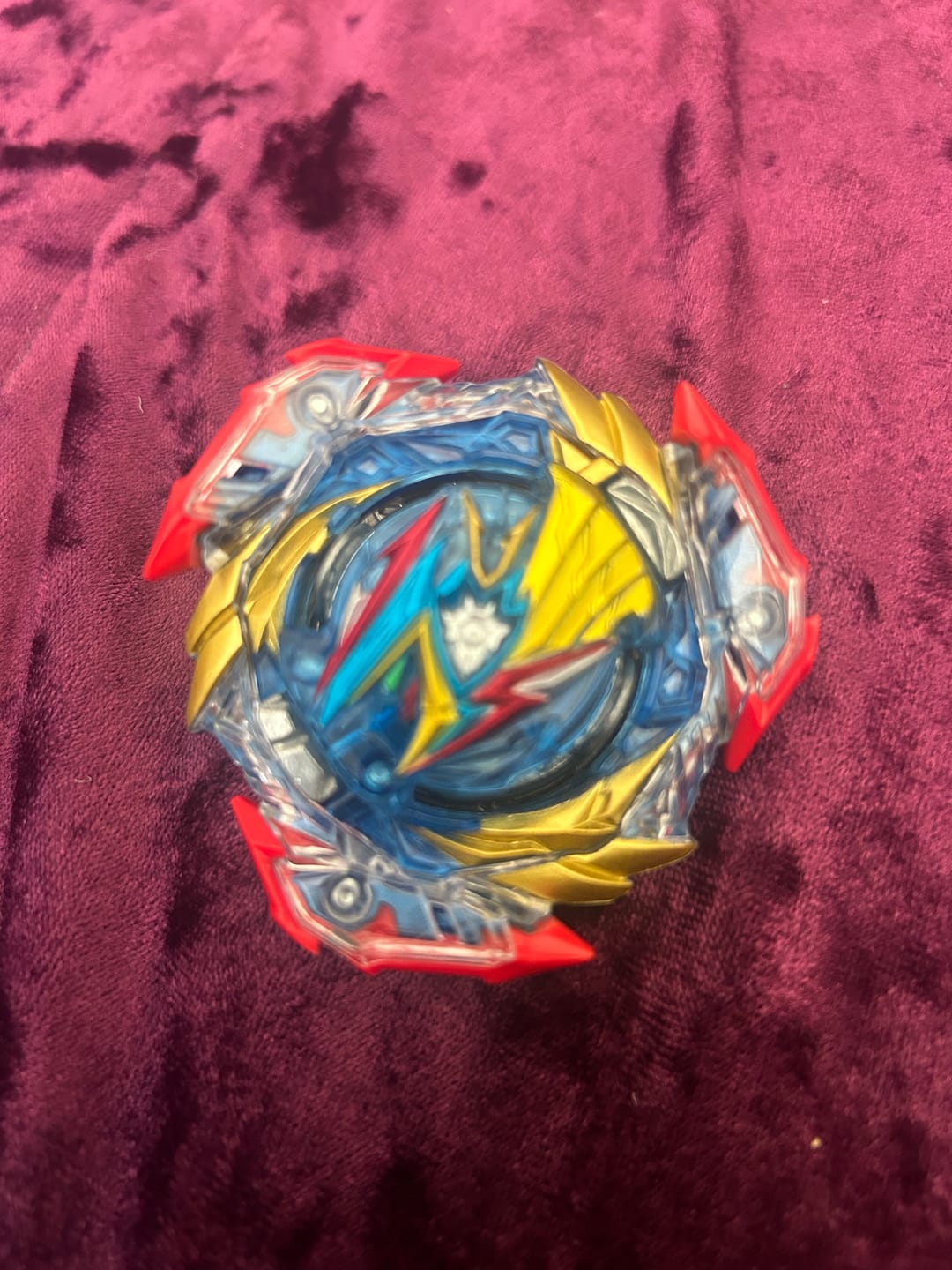 Customer photo review of Takra Tomy  Ultimate Valkyrie Variable'-9 Burst DB Beyblade B-193