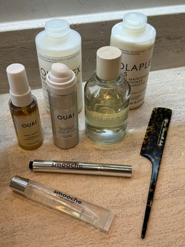 Customer photo review of Shea Butter Lip Gloss