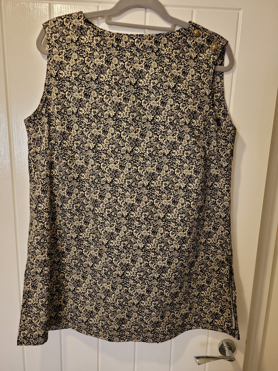 Customer photo review of Busy Floral Rose & Hubble Cotton Poplin Fabric