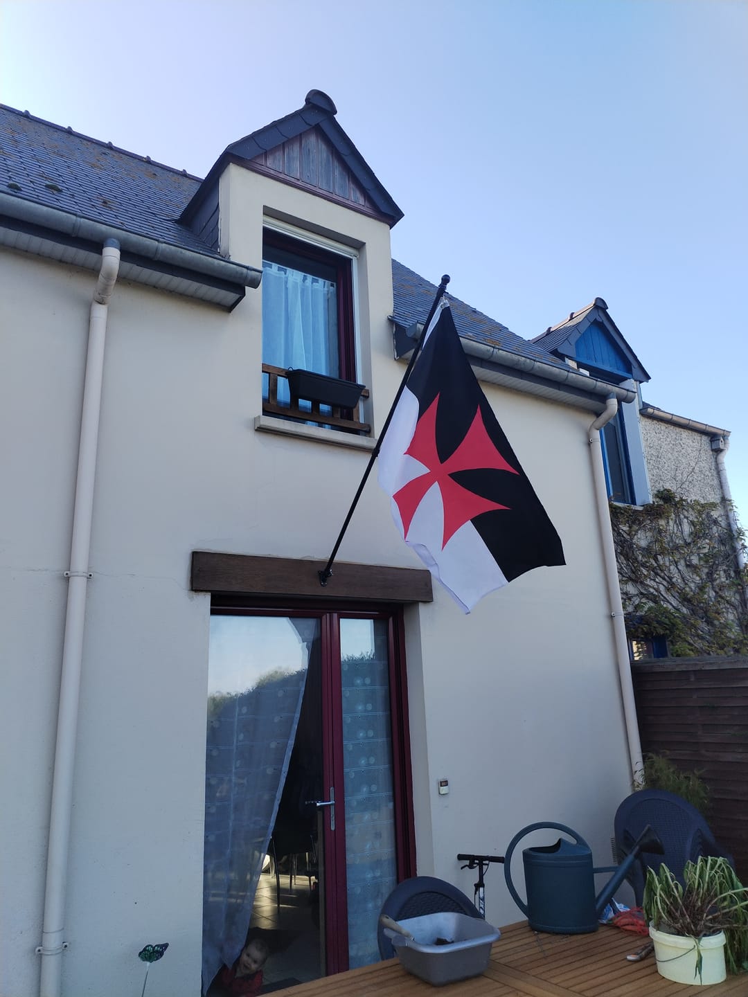 Customer photo review of Drapeau Templier