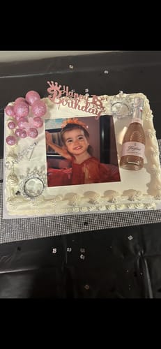 Customer photo review of 19 cm x 19 cm Square Pre-cut Custom Edible Icing Image