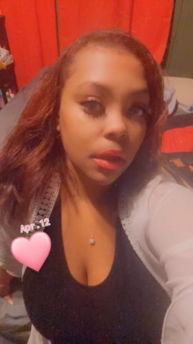 Customer photo review of LA GIRL Blue Prescription Colored Contact Lenses