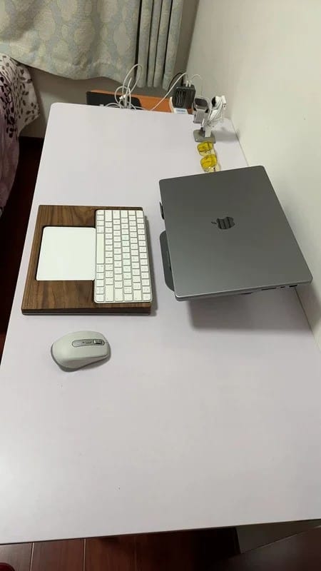 Customer photo review of Apple Magic Keyboard Tray Walnut