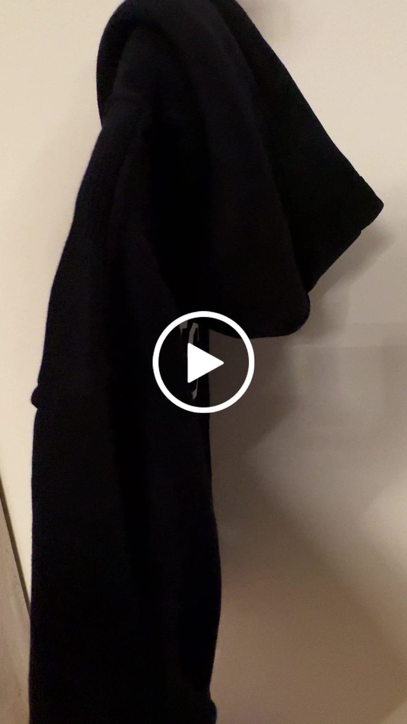Customer video review of Lifestyle Herren Zip Hoodie mit Reißverschluss schwarz by SAEBIS®