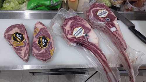 Reseña con foto de un cliente sobre Filete cabrería con hueso