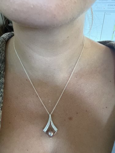 Customer photo review of Tray of Akoya Oysters - Free Cage Pendant