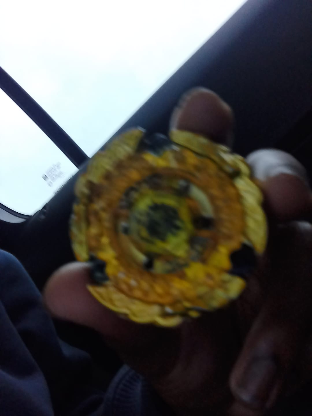 Customer photo review of Hell / Hades Kerbecs BD145DS Metal Masters Beyblade Starter BB-99