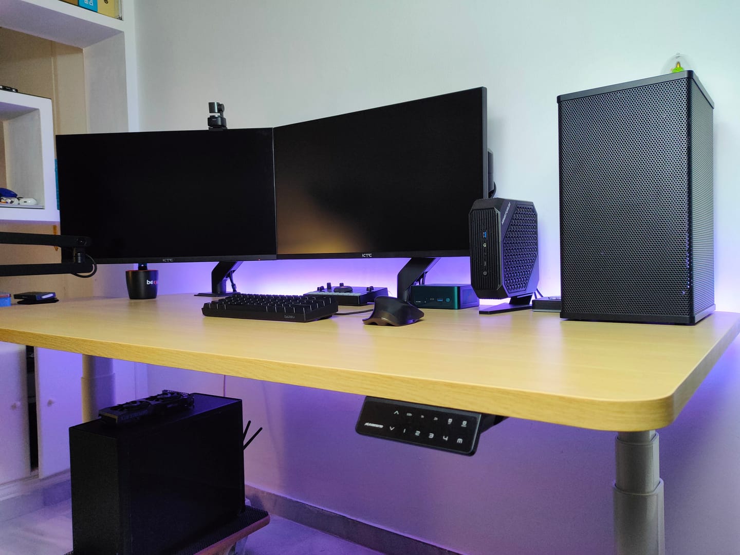 Customer photo review of Maidesite TH2 Pro Plus-Marco de Escritorio Eléctrico Elevable en Altura Doble Motor