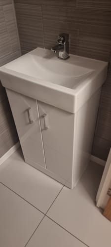 Customer photo review of Arosa 450mm Gloss White Floorstanding Vanity Unit