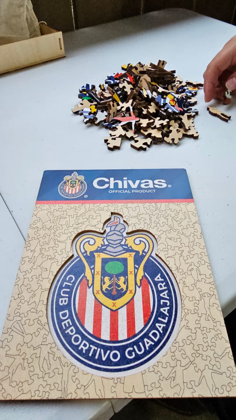 Customer photo review of Chivas Guadalajara® Logo - Wooden Puzzle