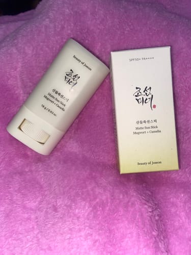 Customer photo review of Matte Sun Stick : Mugwort+Camelia (SPF 50+ PA++++) 18g