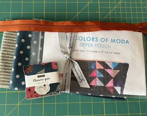 Customer photo review of Colors of Moda Zipper Bag Kit