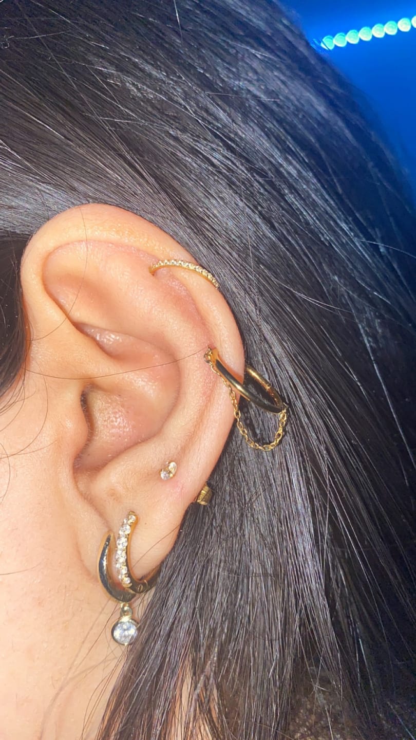 Customer photo review of Bright Heart Ohrstecker | 18K vergoldet