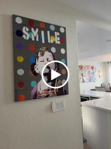 Customer video review of Smile Girl - Banksy Warhol Mashup