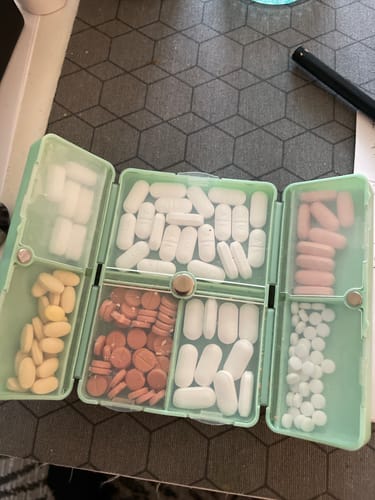 Customer photo review of Bærbart pille-etui med 7 kompartementer