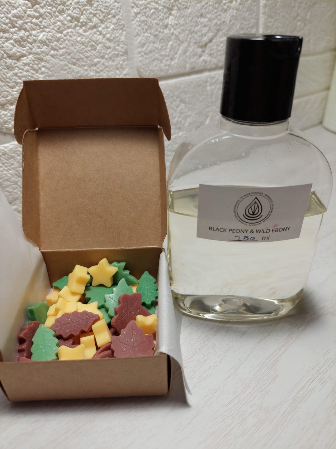 Customer photo review of Fragancia BLACK PEONY & WILD EBONY