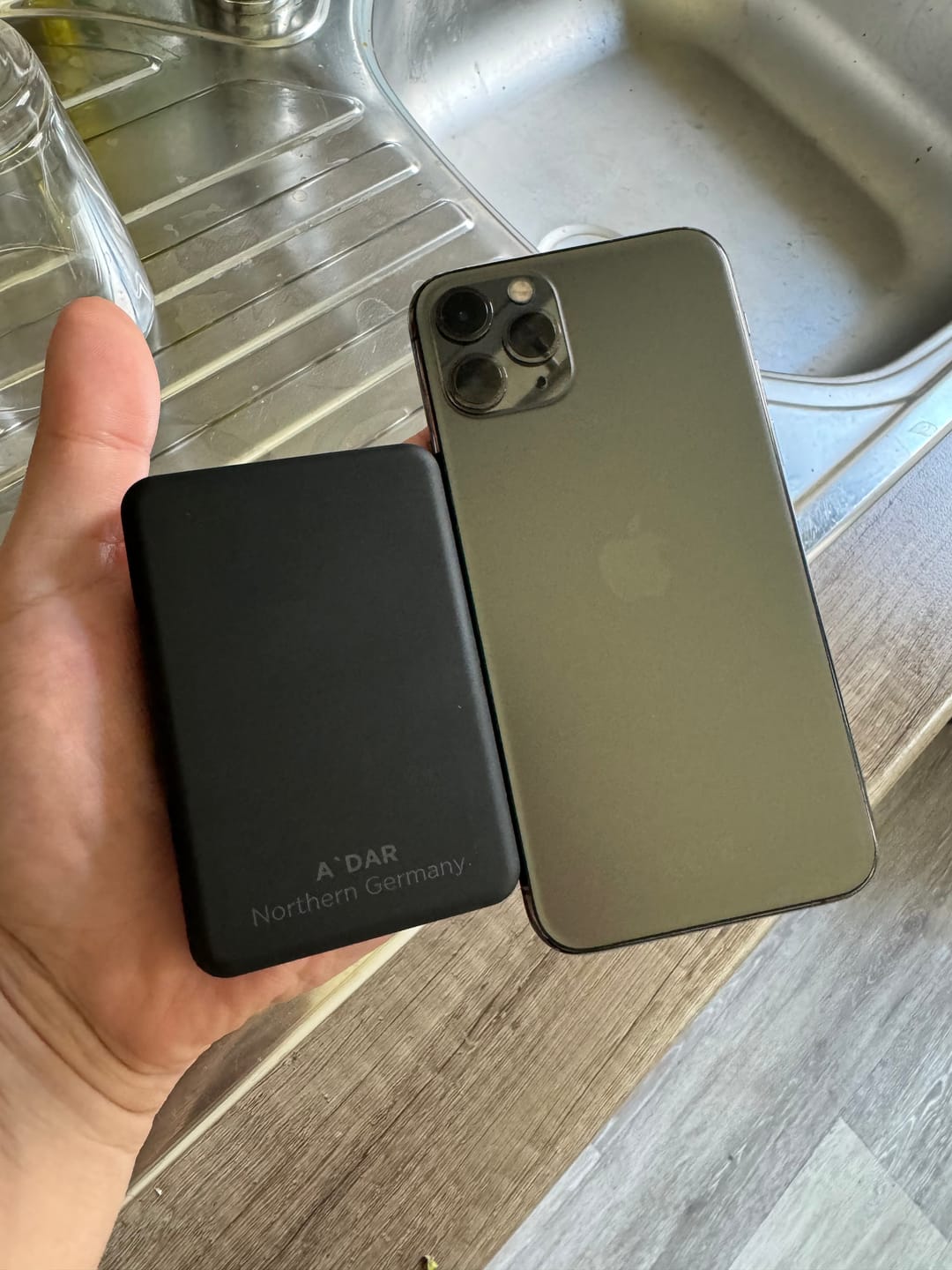 Customer photo review of SlimCharge Pro - Magnetische PowerBank
