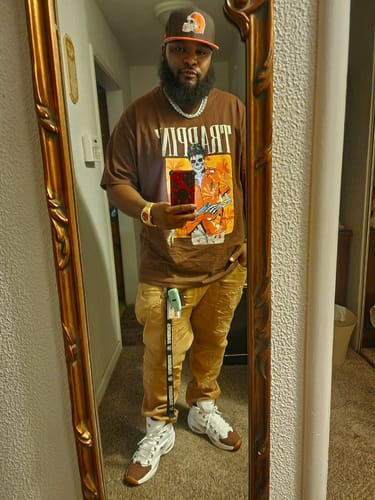 Customer photo review of Trappin Skullface - Brown T-Shirt