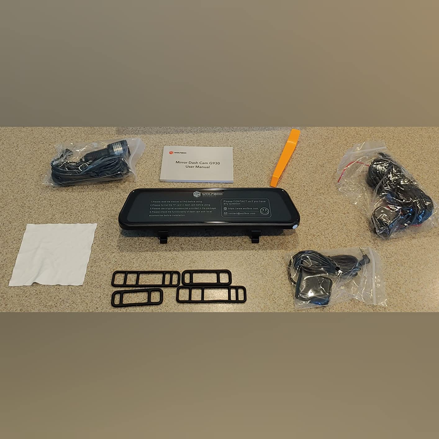 Customer photo review of WOLFBOX G930  Rear View Mirror Camera