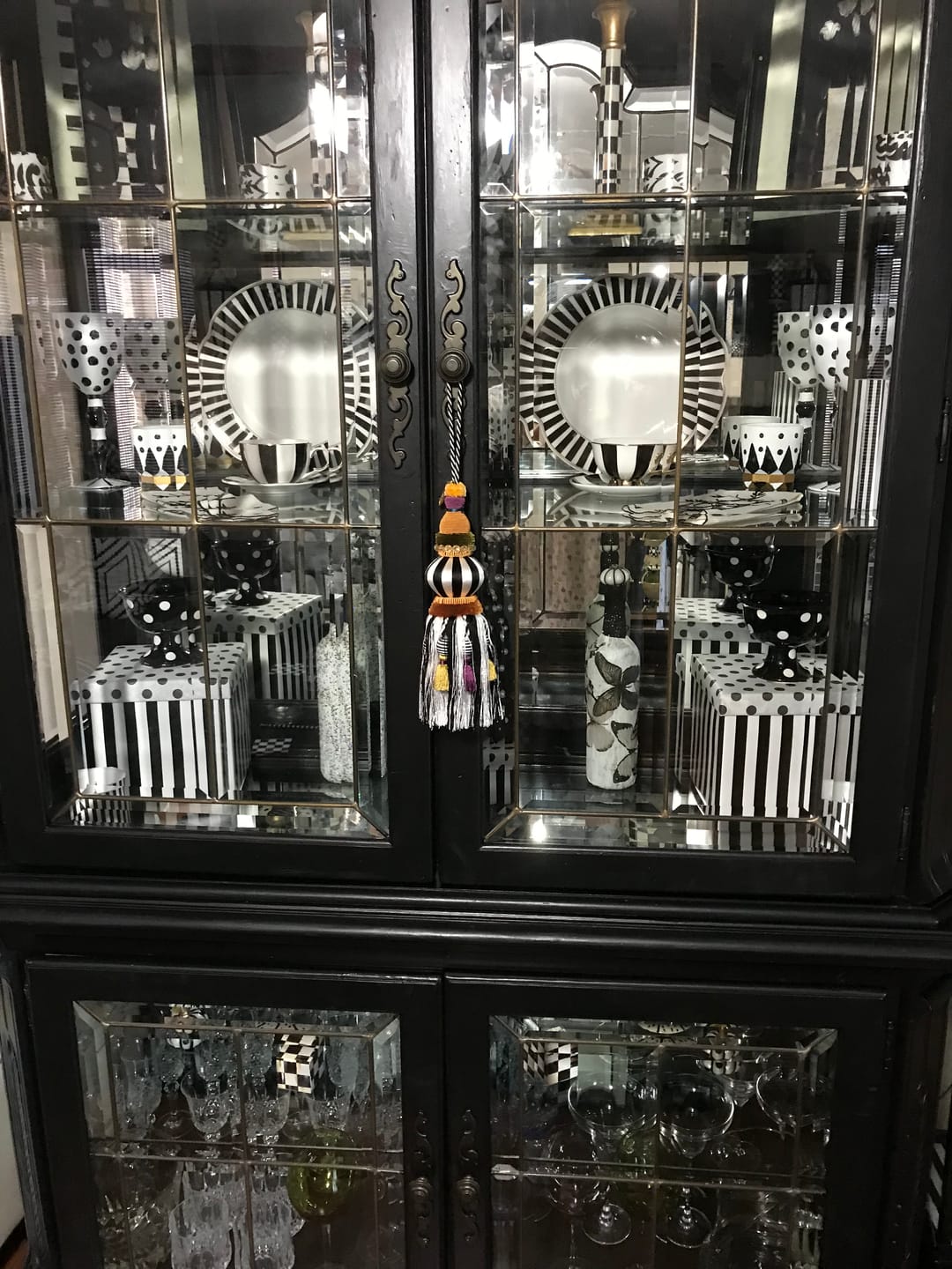 Customer photo review of Black Josephine Stripes and Dots Fine Porcelain Dessert/Dinner Plate