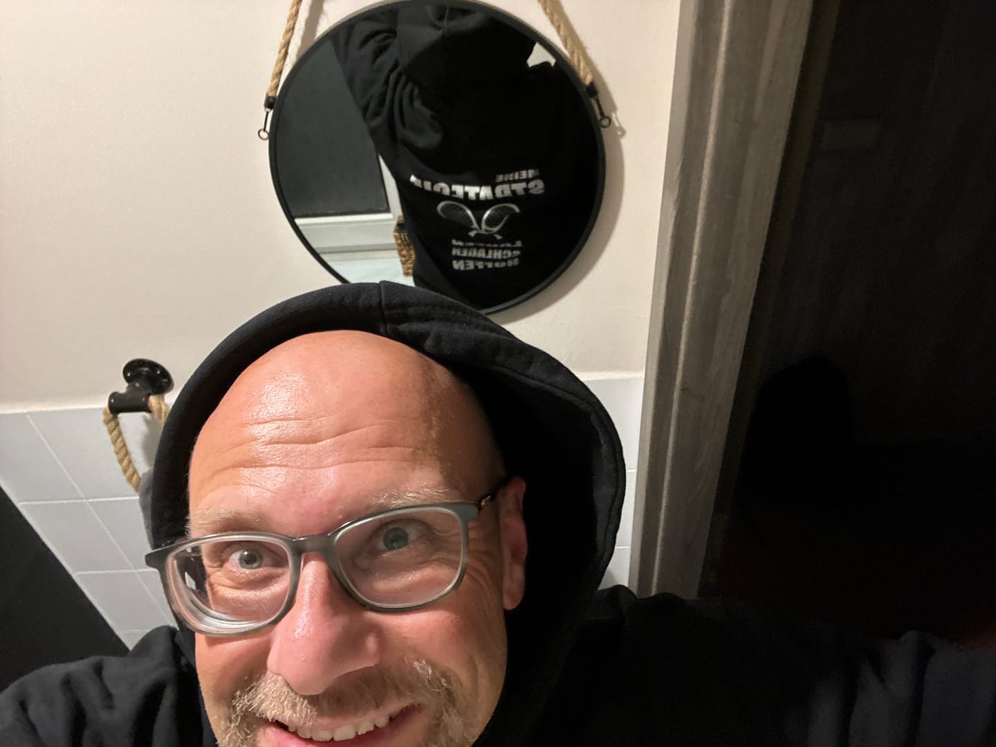 Customer photo review of Strategie | Hoodie (Unisex) Rückendruck