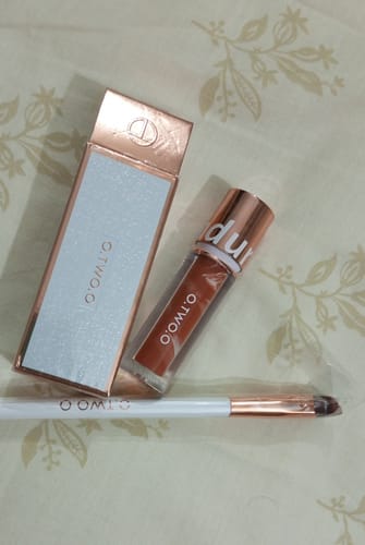 Customer photo review of O.TWO.O ULTRA STAY LOLEPOP LIPSTICK